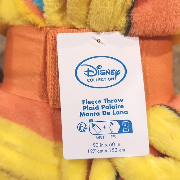 Minnie Mouse throw blanket - Picture 3 of 5